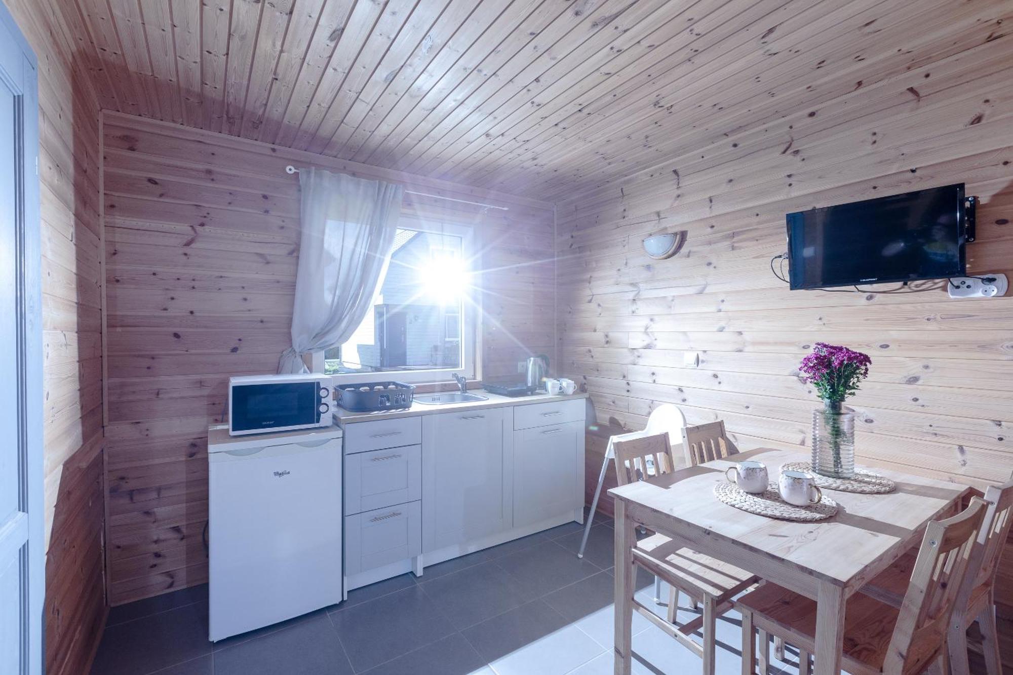 Letniskowe Modrzew Lodge *